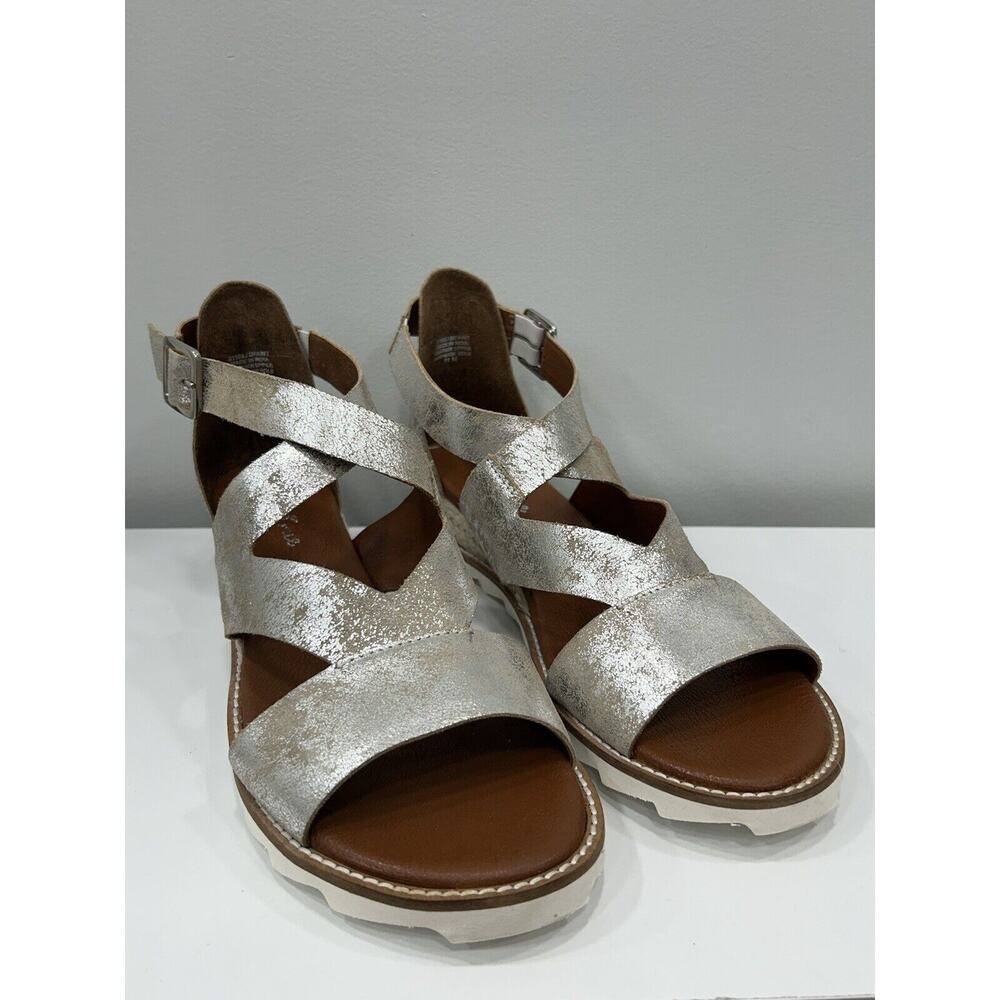 Diba True Quaint Size 12 Silver Sandals Strappy Women Metallic Flats New In‎ Box